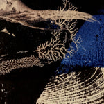 Tableau abstrait sombre et texturé – Raw Matter | Experiment XII