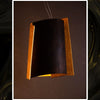 lámpara colgante gold escultura de luz colgante en madera-betun-dorado encendida vista frontal Dimlightbcn Marino Robles Barcelona